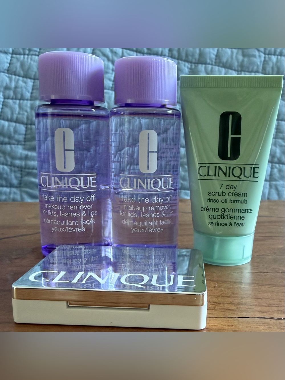 Clinique Travel Sizes - Eyeshadow trio, Makeup Remover (2) + 7 Day Scrub Cream